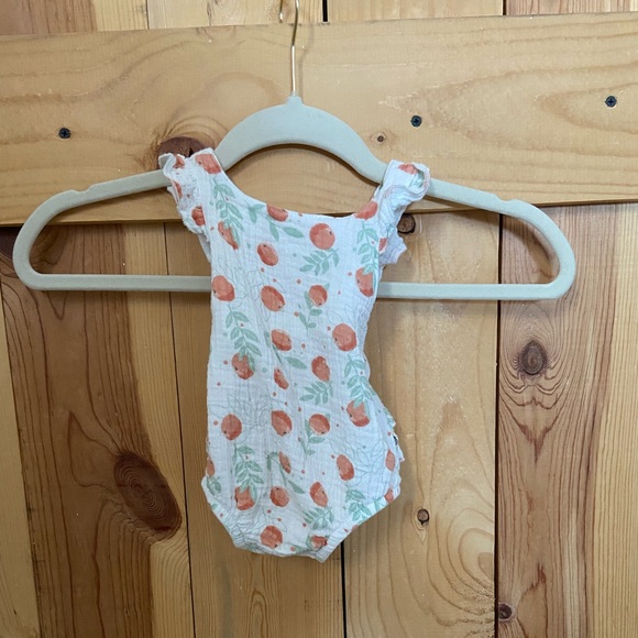 Rabbit + Bear Other - NWOT Rabbit & Bear organic cotton infant onesie with orange print